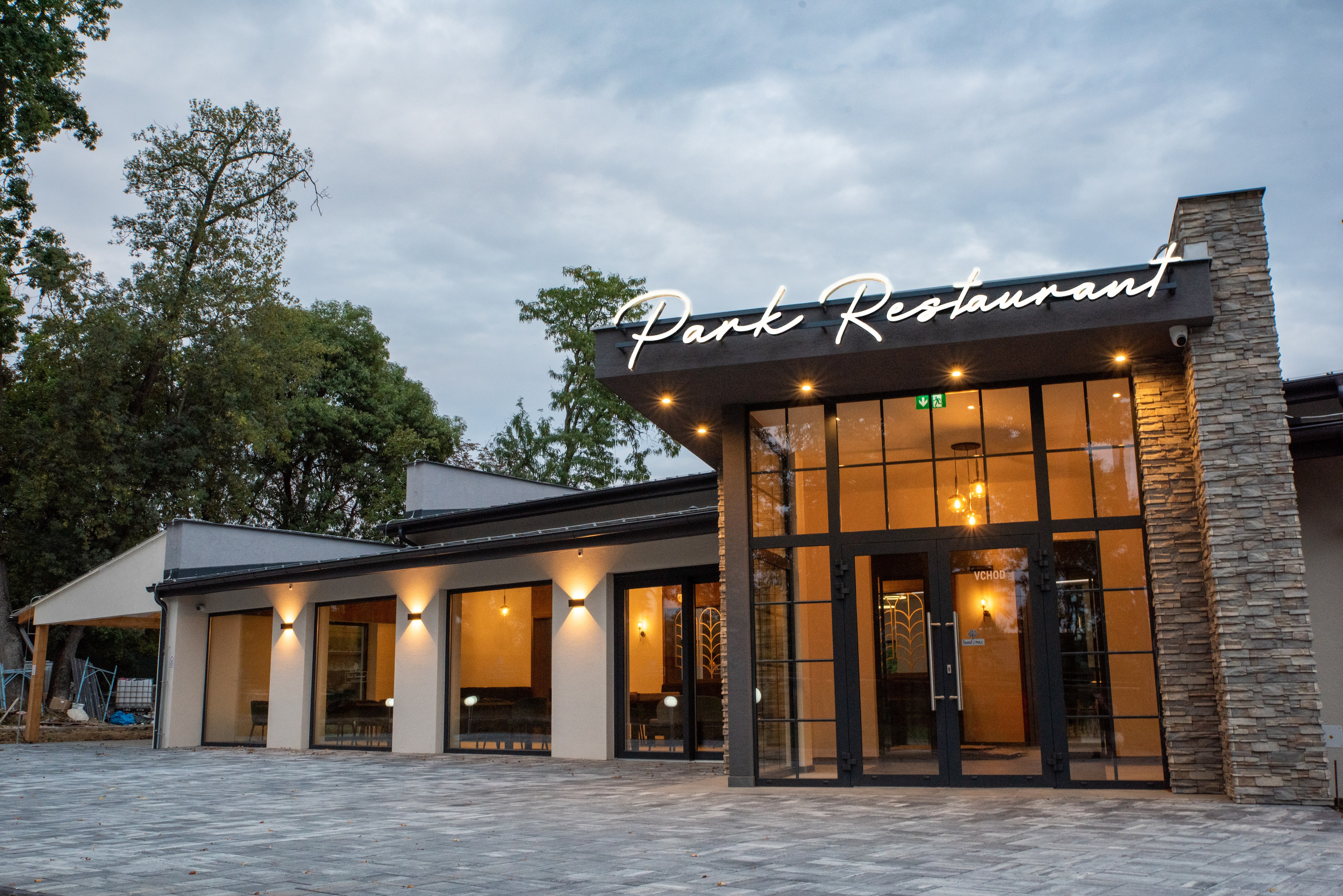 Slávnostné odovzdávanie učební v PARK RESTAURANT